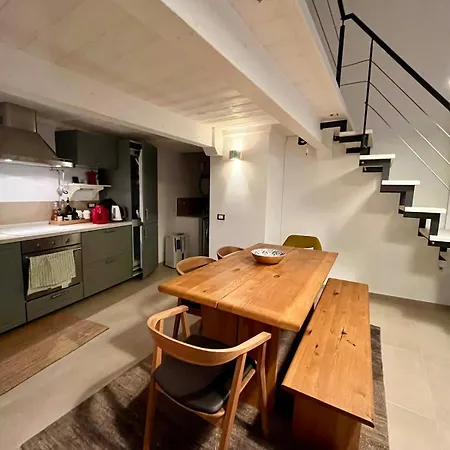 The Lemon House, With Private Garden At Le Manie, Finale Ligure