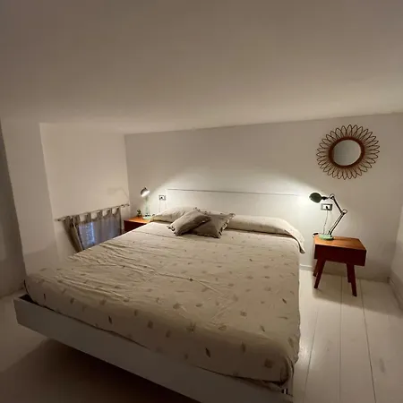 The Lemon House, With Private Garden At Le Manie, Finale Ligure *