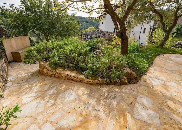 The Lemon House, With Private Garden At Le Manie, Finale Ligure *