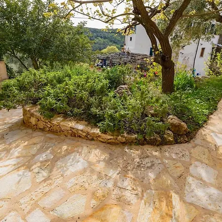 The Lemon House, With Private Garden At Le Manie, Finale Ligure *