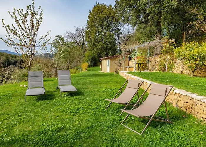 The Lemon House, With Private Garden At Le Manie, Finale Ligure *