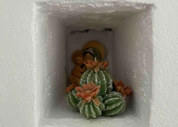 The Lemon House, With Private Garden At Le Manie, Finale Ligure *